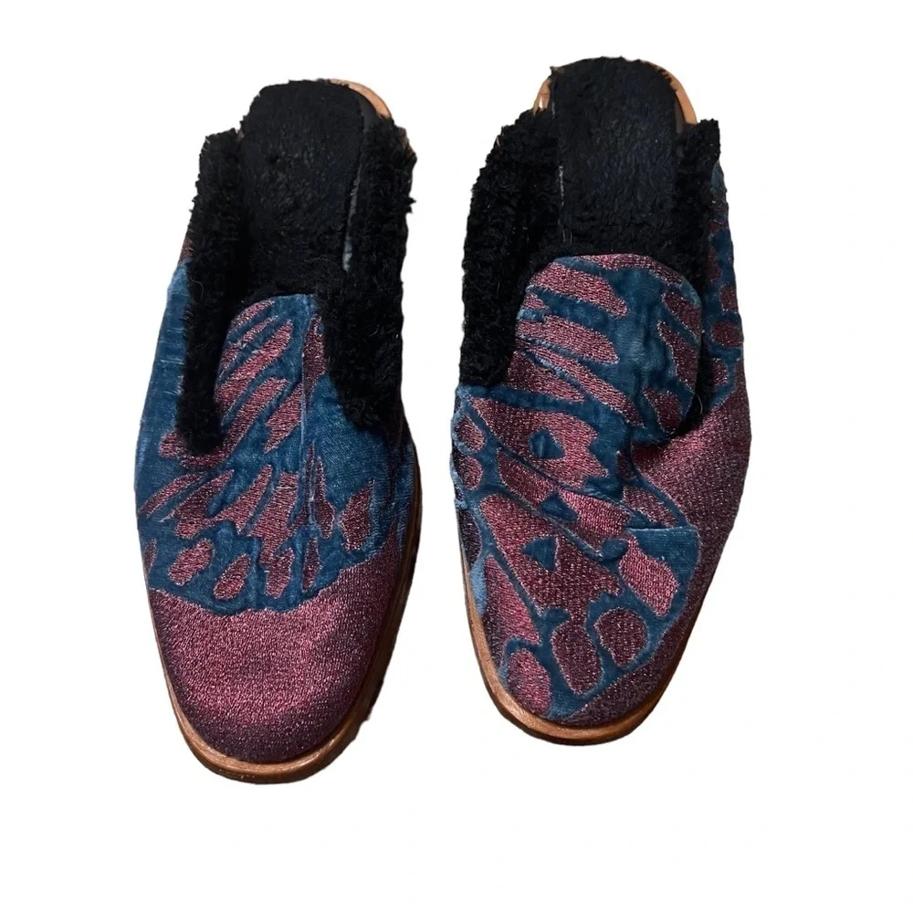FREE PEOPLE Butterfly Effect Mules Faux Fur Lined in Pink/Blue Size 38 (7.5)